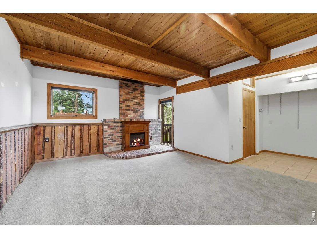 Photo of 8238 Sugarloaf Rd