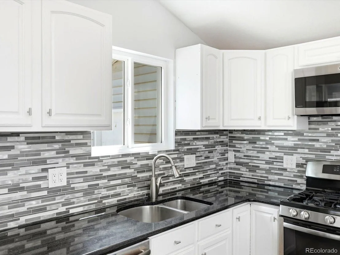 Photo of 6691 Deframe Ct