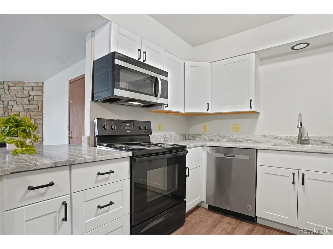 Photo of Unit 204 at 341 Wright St