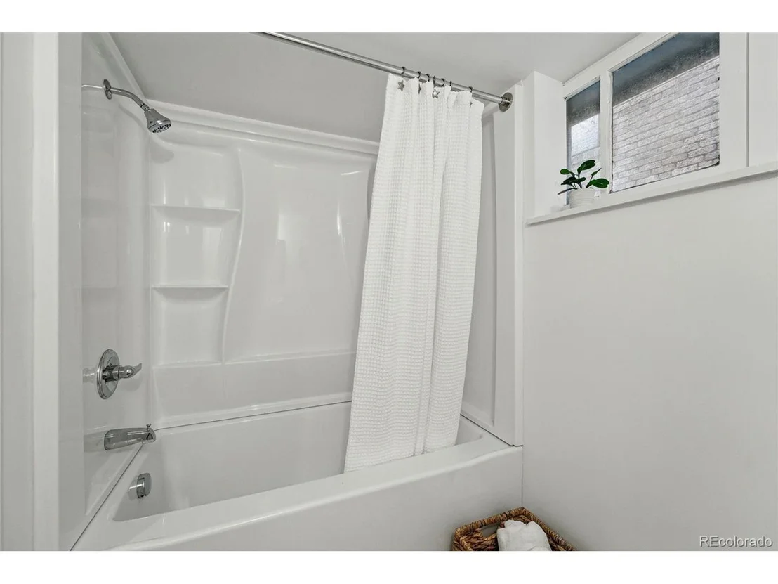 Photo of 618 Adams St