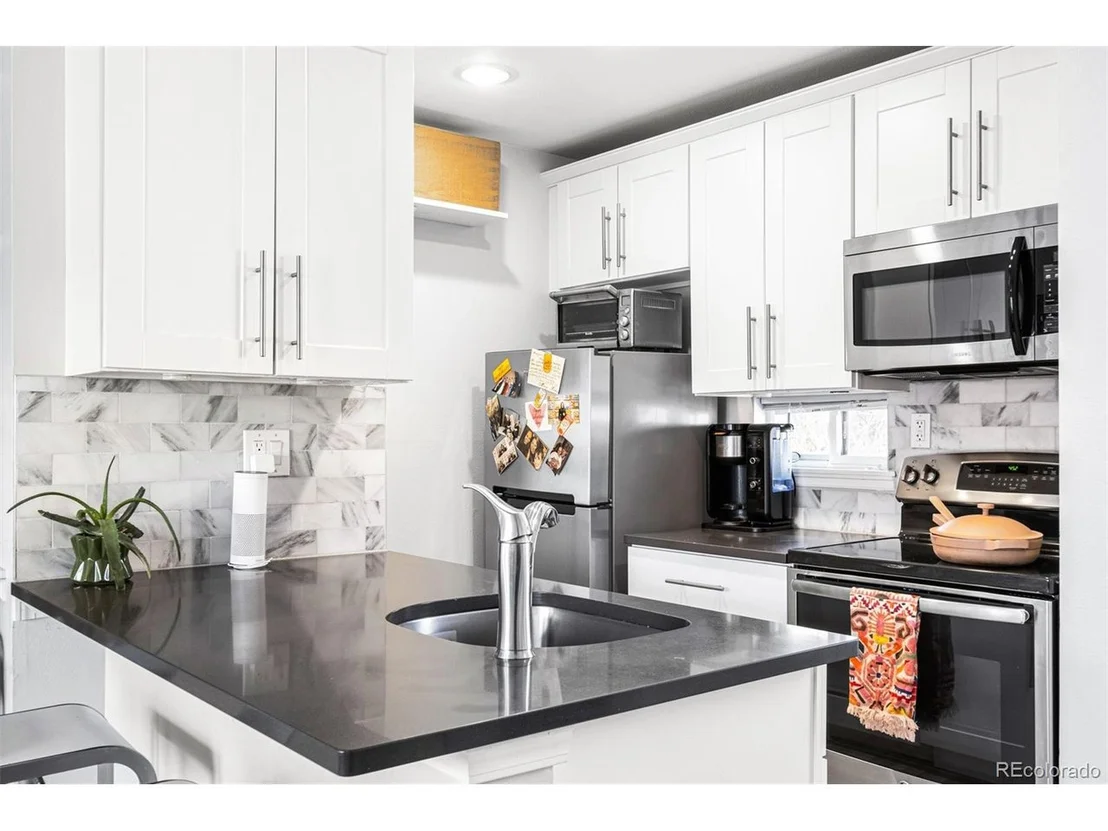 Photo of Unit 20 at 3025 Broadway St