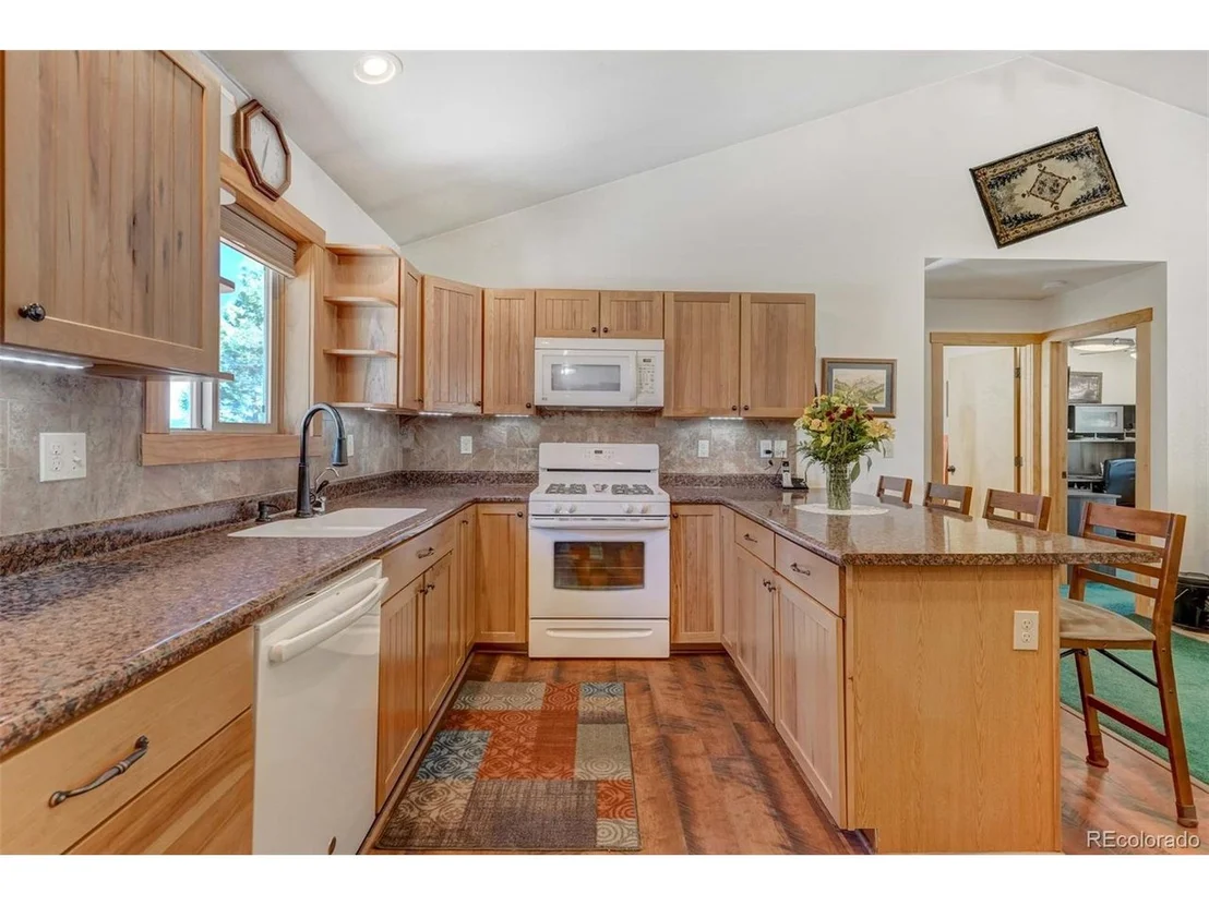 Photo of 453 Castle Mountain Dr
