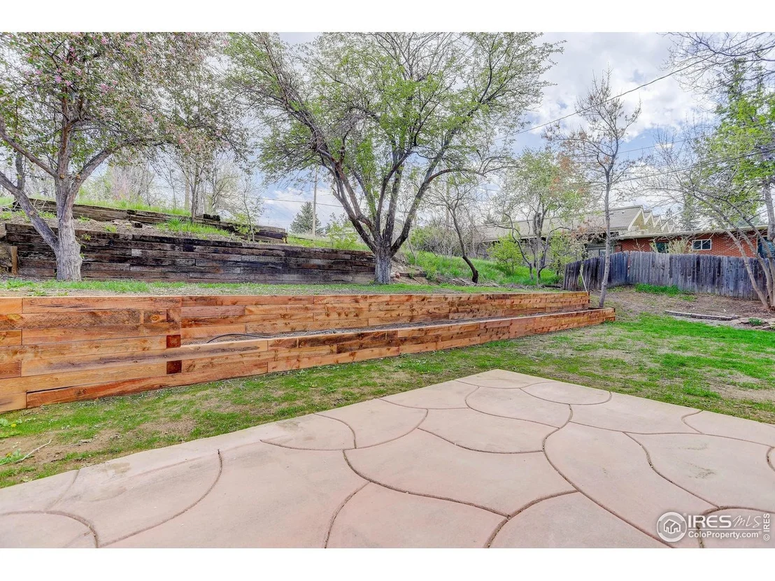 Photo of 1048 Westview Dr