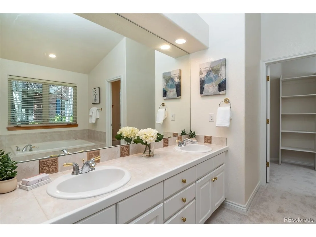 Photo of 340 Driftwood Cir