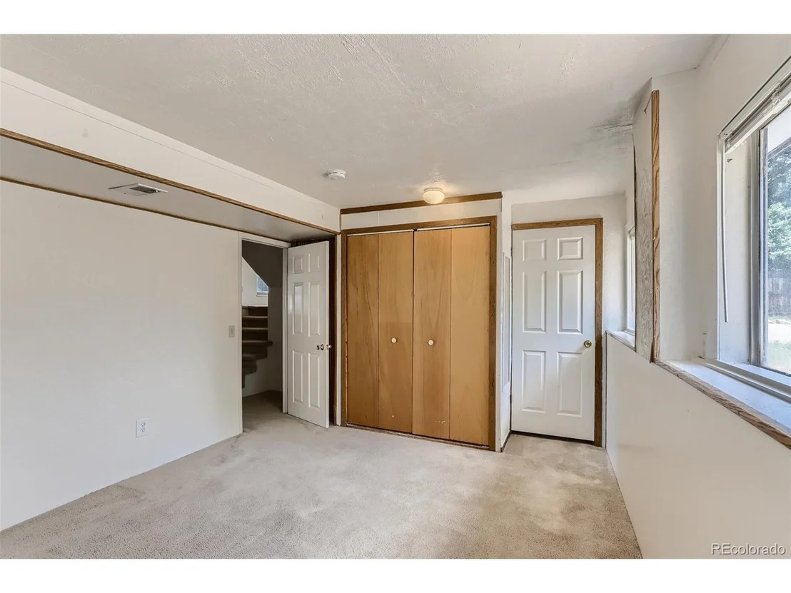 Photo of 216 Summit Cir