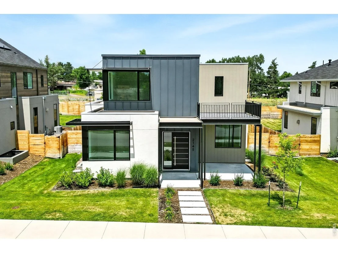 Photo of 2145 Vine Ave
