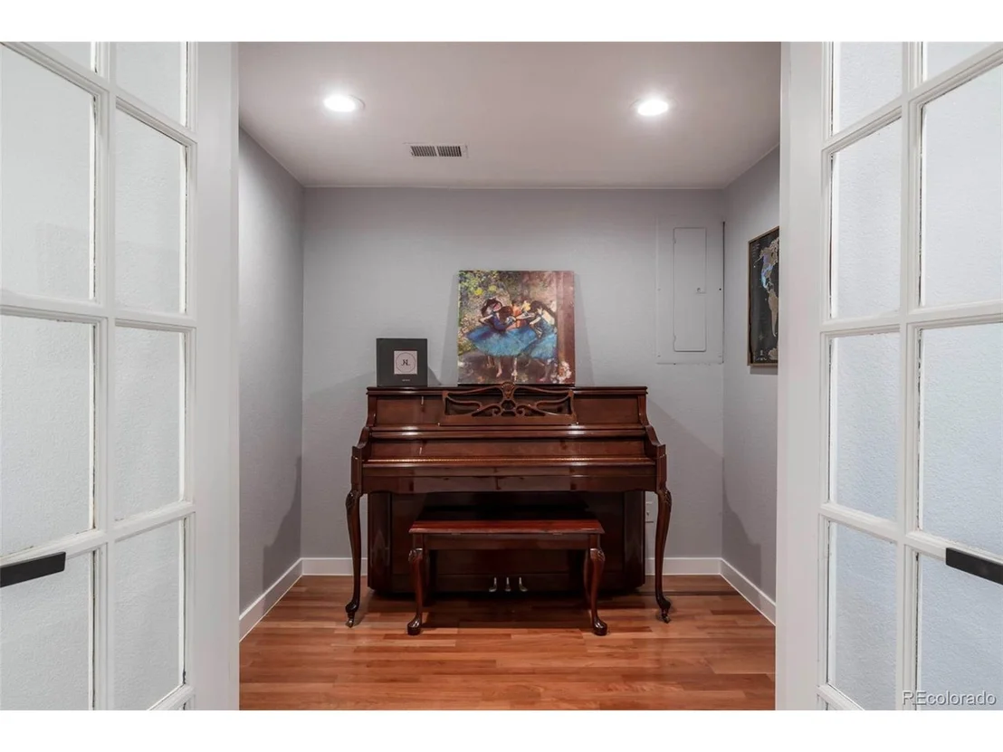 Photo of 1213 Crestmoor Dr
