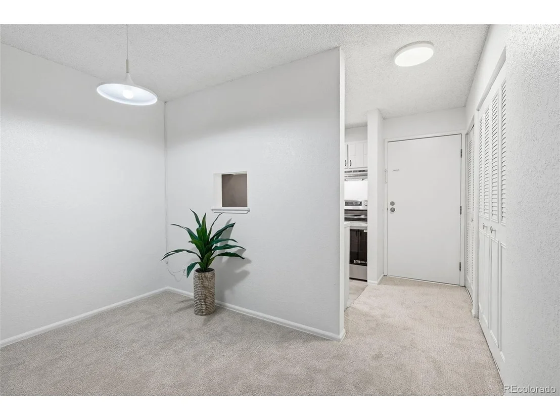 Photo of Unit LL10 at 3250 Oneal Cir