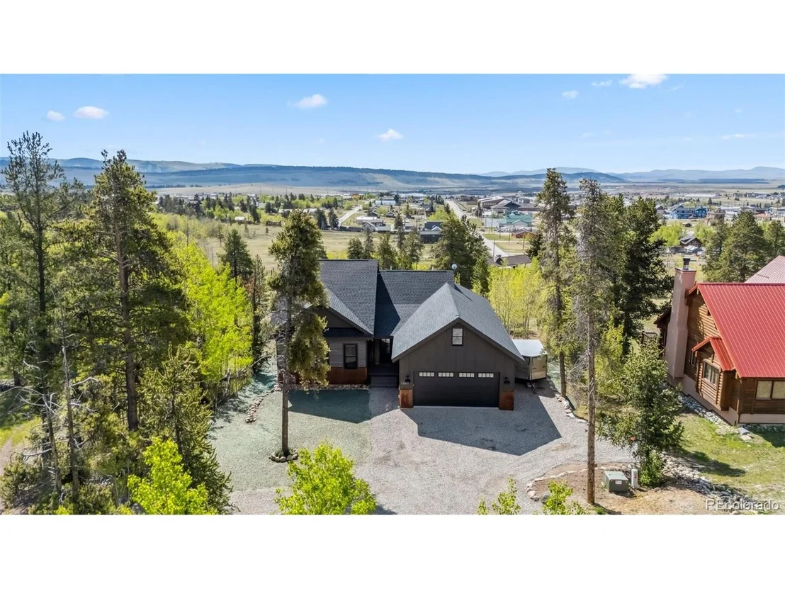 Photo of 372 Park View Dr
