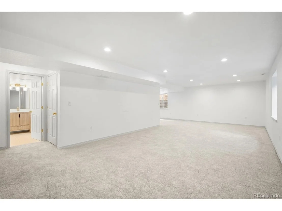 Photo of 869 Shadowstone Dr