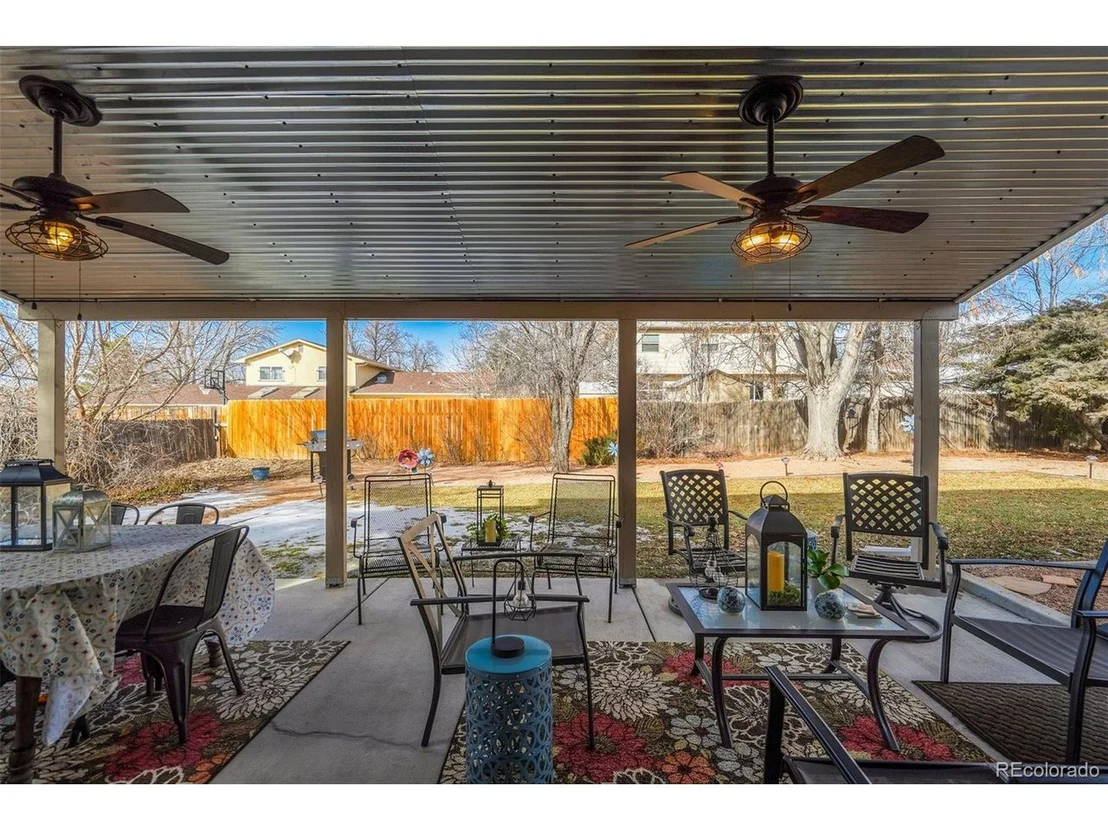 Photo of 7 Belaire Dr