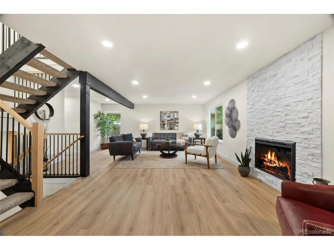 Photo of 8162 Field Cir