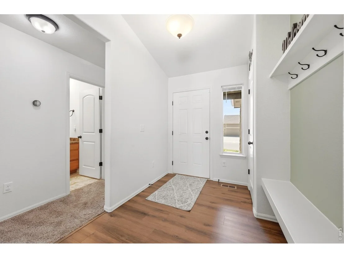 Photo of 987 Axis Dr