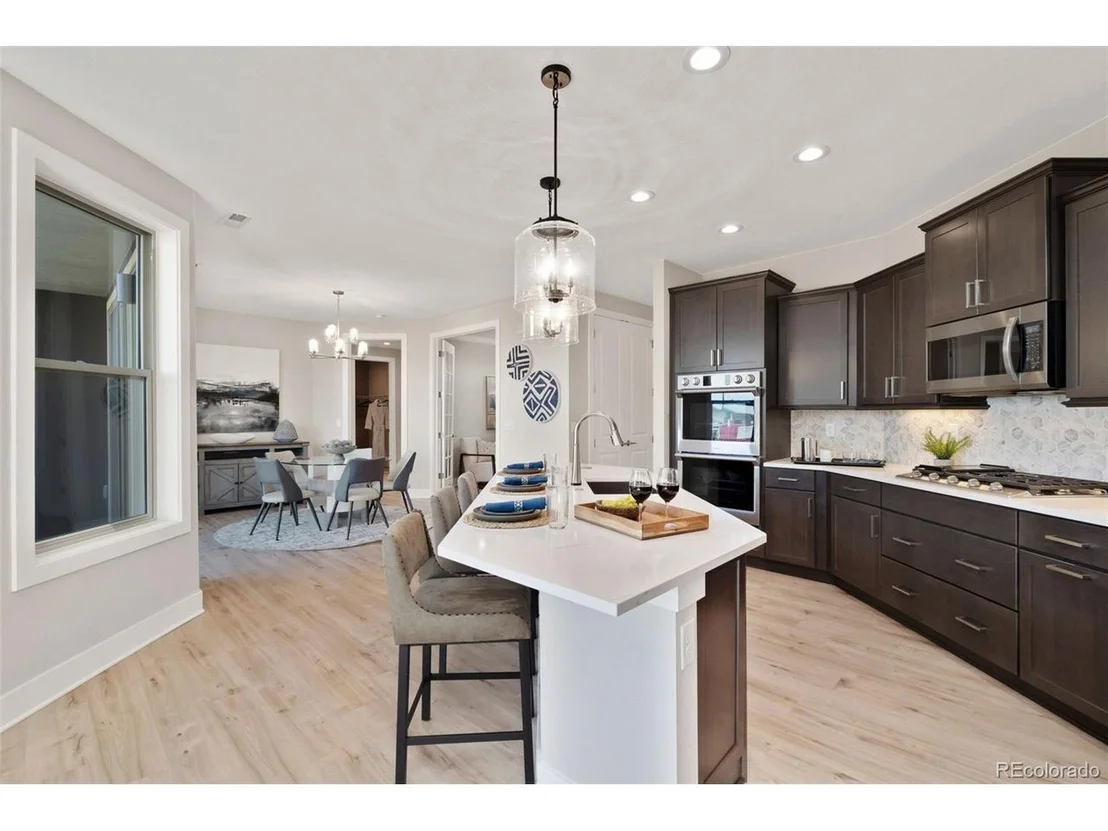 Photo of 335 Josef Cir