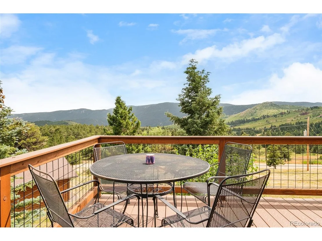 Photo of 1414 Mountain Pines Rd