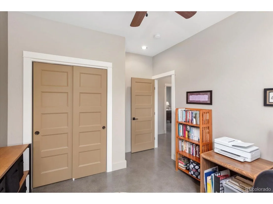Photo of 539 W 2nd St