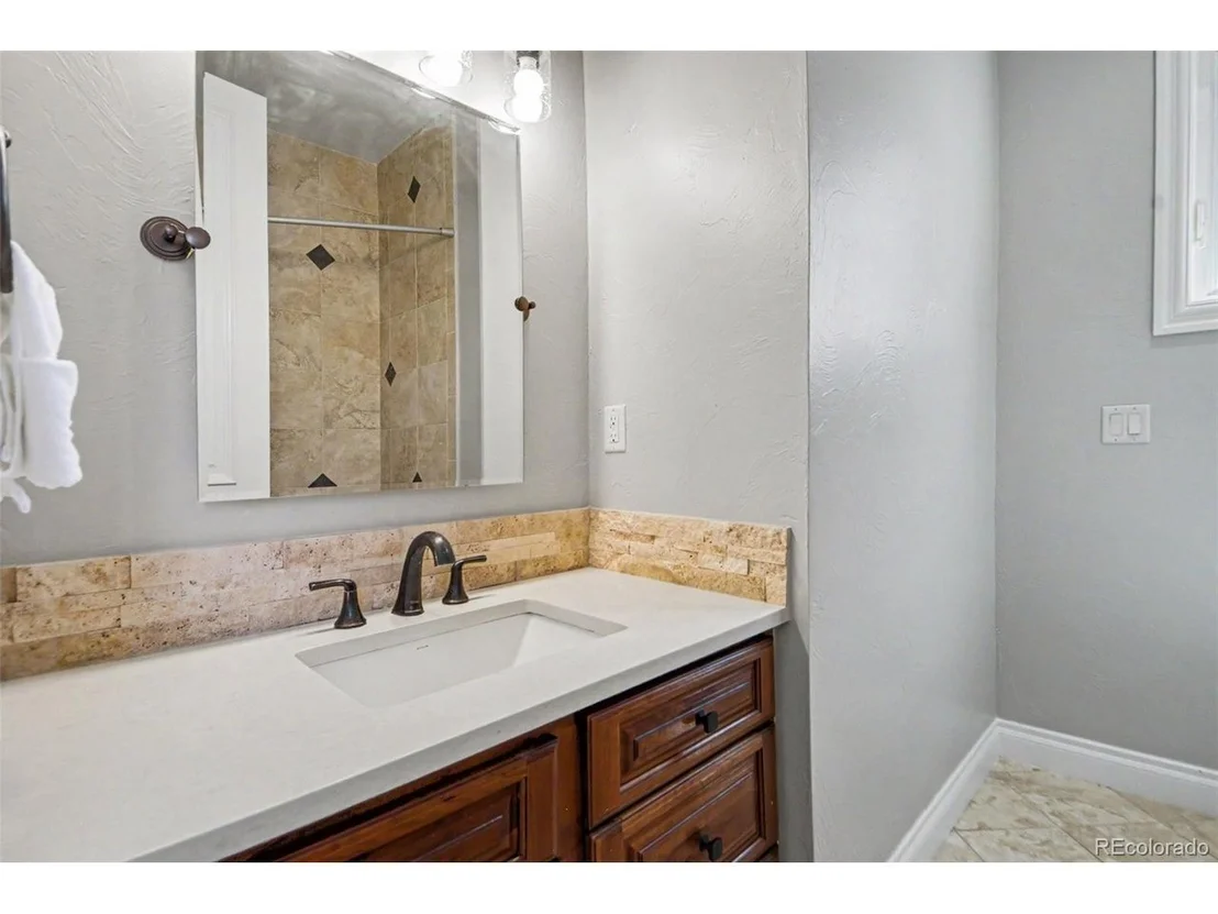 Photo of 15501 Fairway Dr