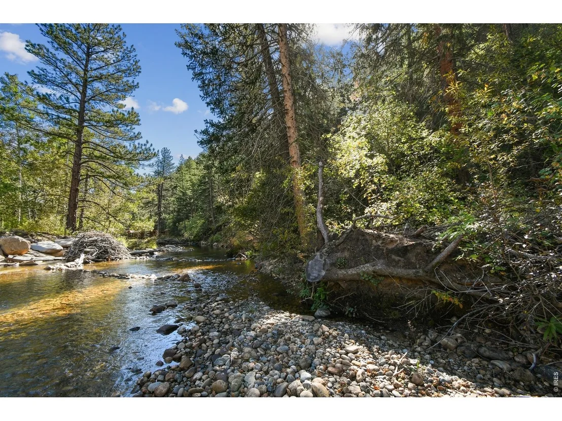 Photo of 511 Riverside Dr