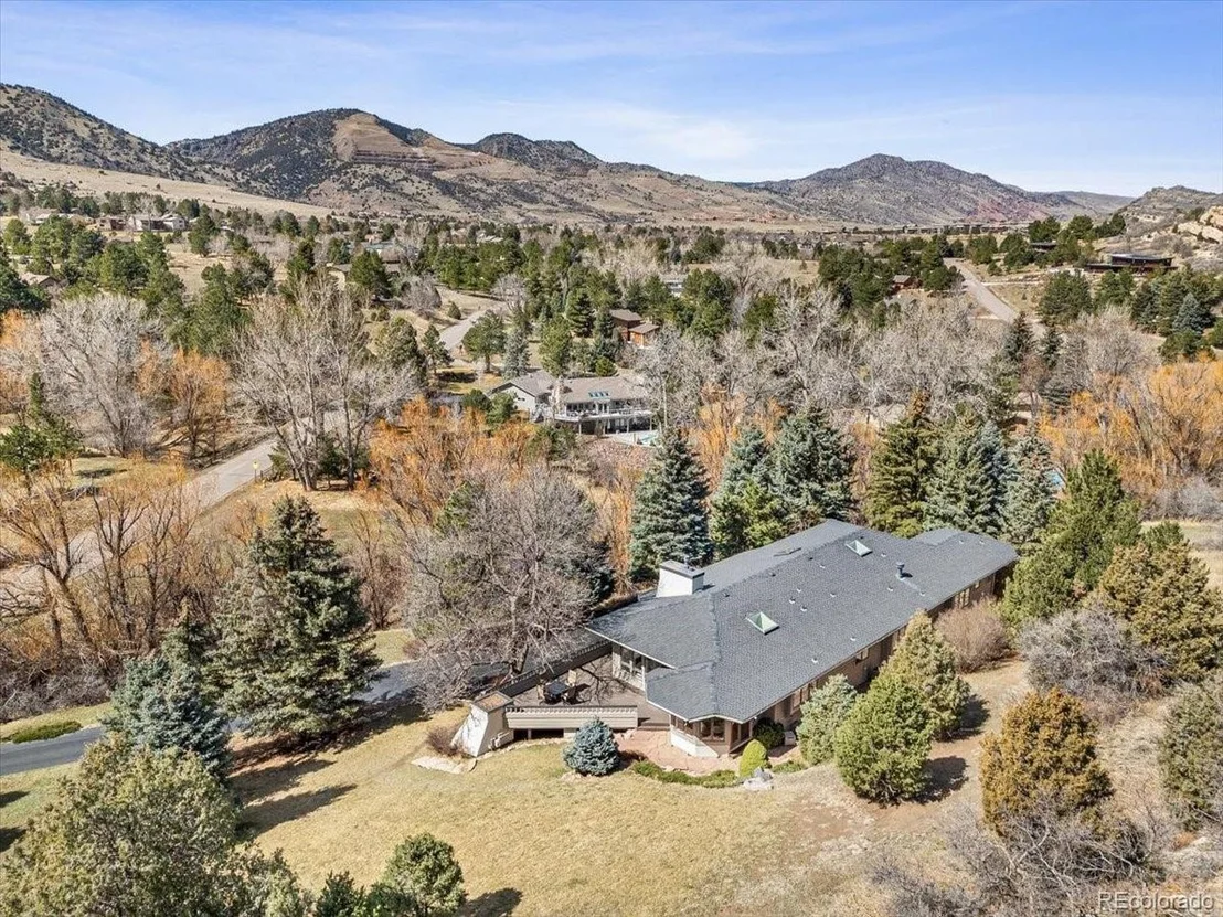 Photo of 5852 Willowbrook Dr