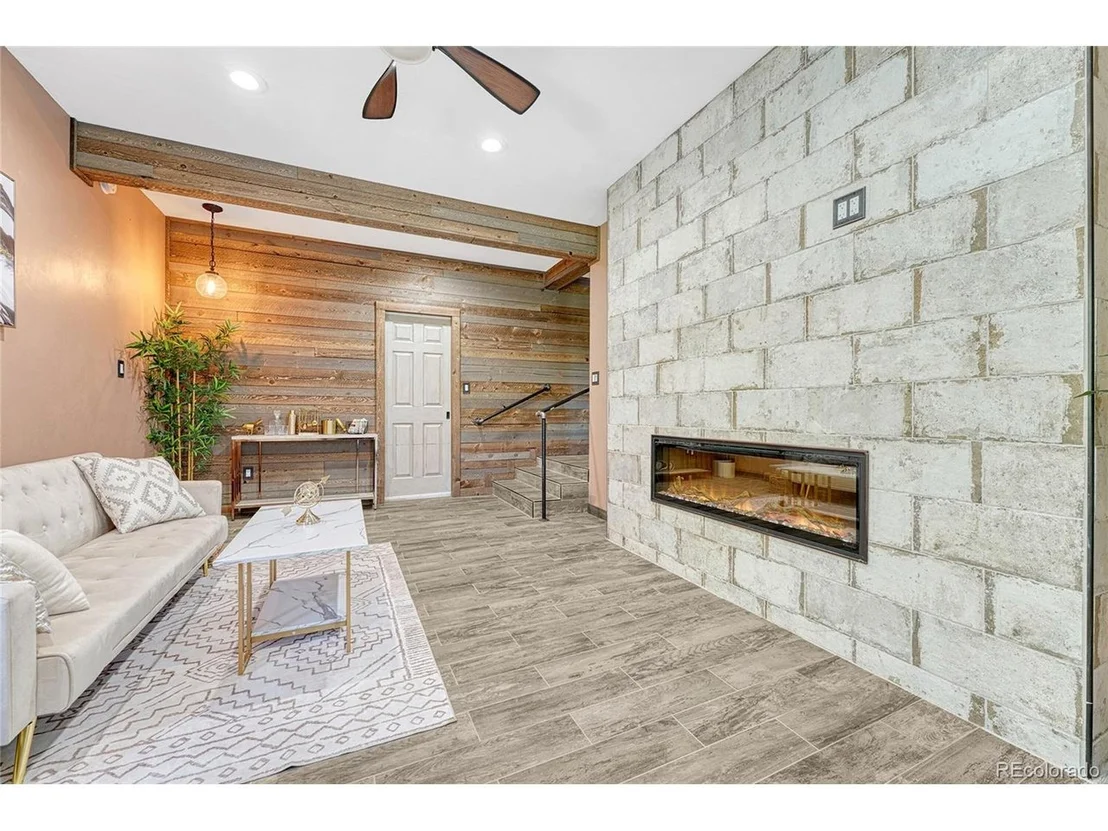 Photo of 22095 Cook Ln