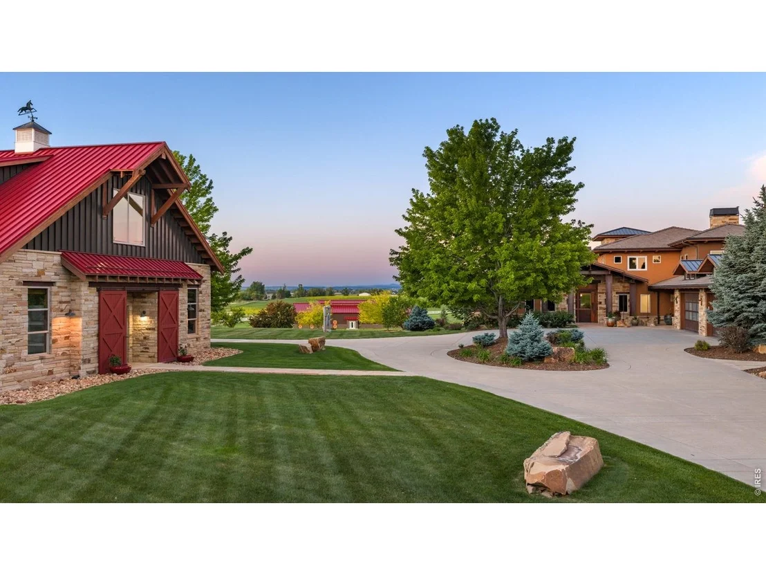 Photo of 6880 Saint Vrain Rd