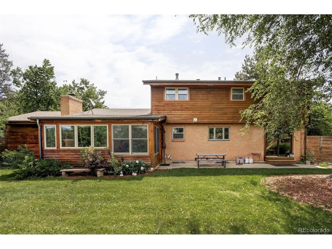 Photo of 365 Seminole Dr