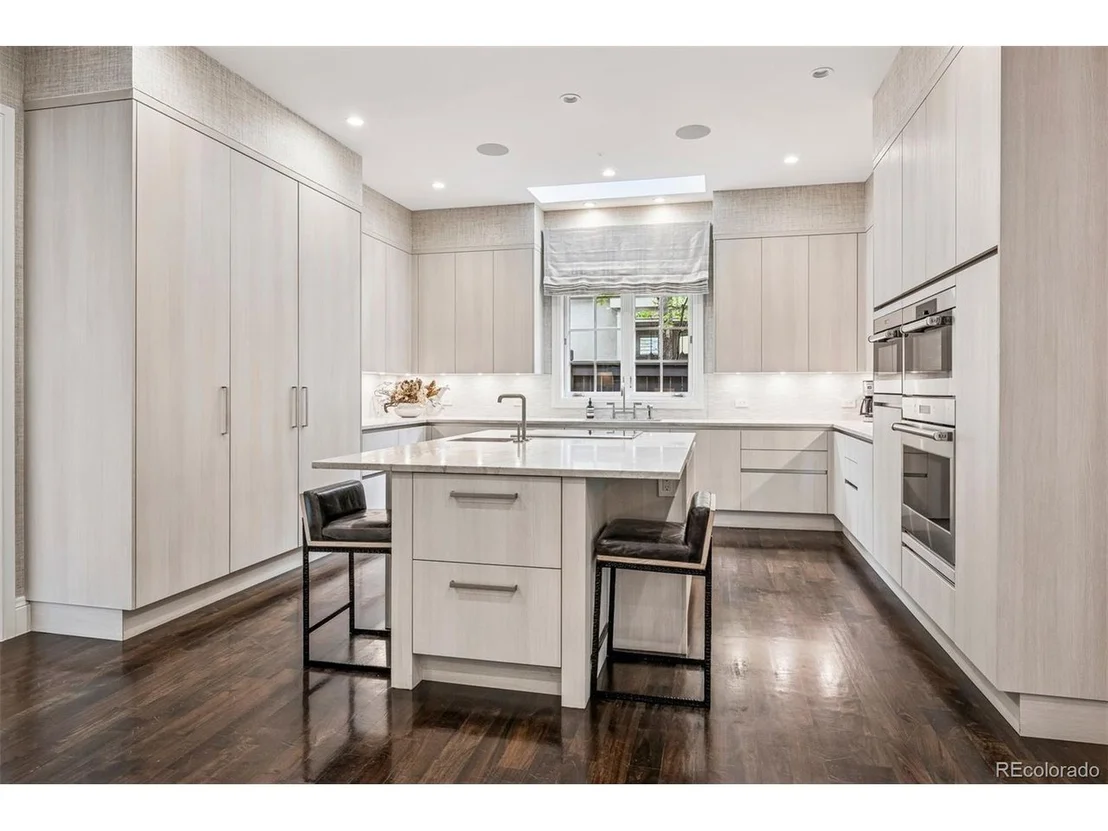 Photo of 450 Steele St