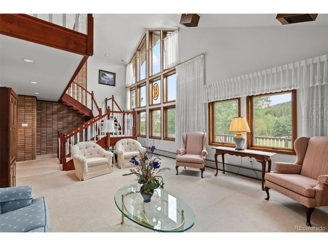 Photo of 1680 Crow Valley Rd