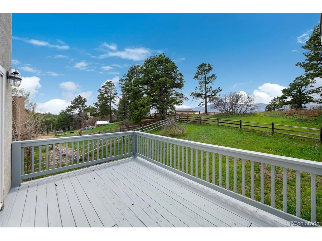 Photo of 1670 Ridgeview Cir