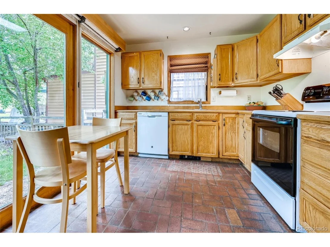 Photo of 1380 Riverside Ave