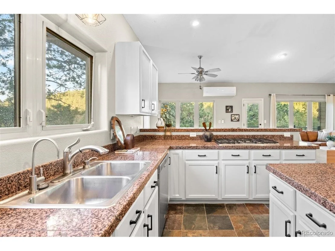 Photo of 3044 High Rd