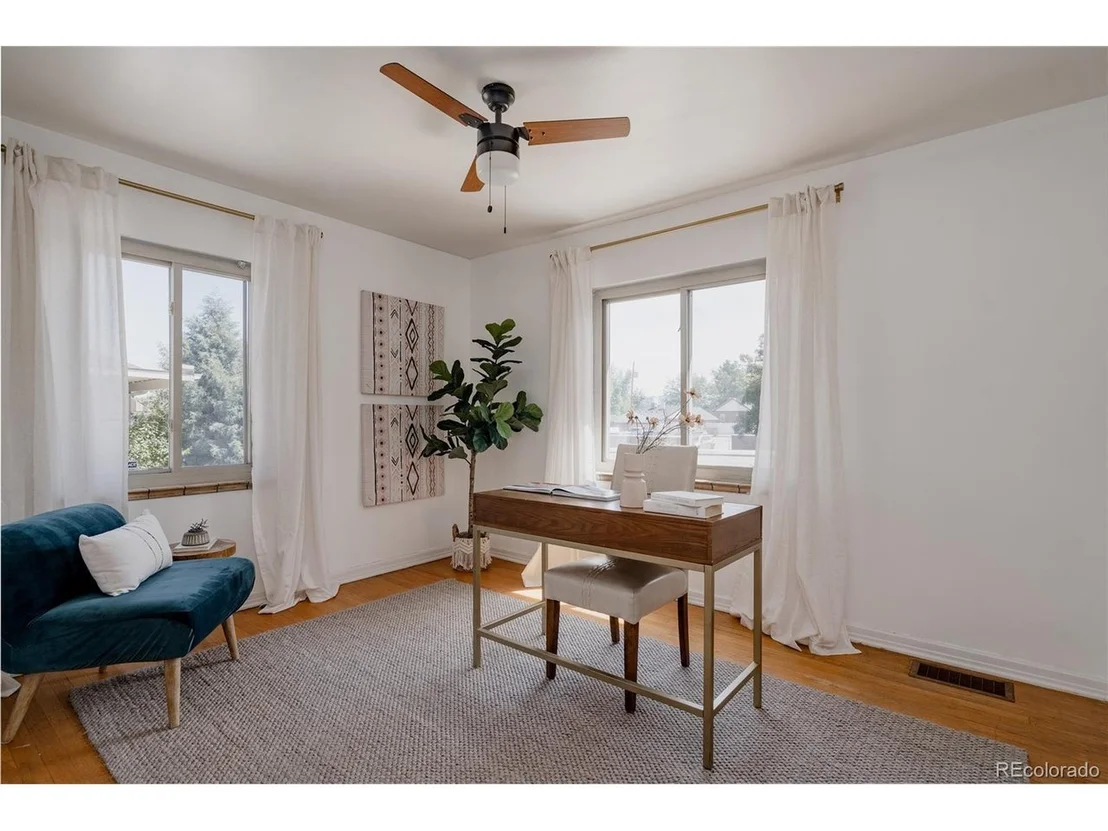 Photo of 3733 Sheridan Blvd