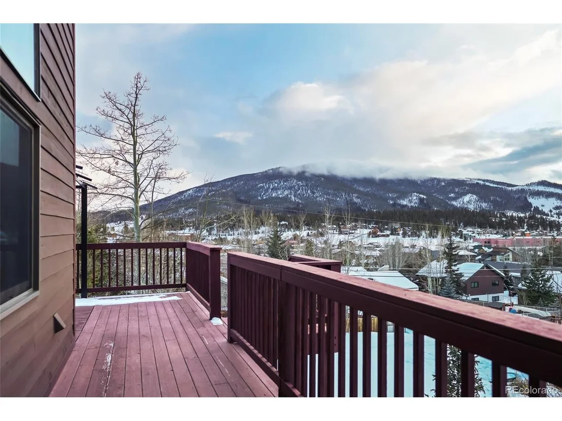 Photo of 302 Idlewild Dr