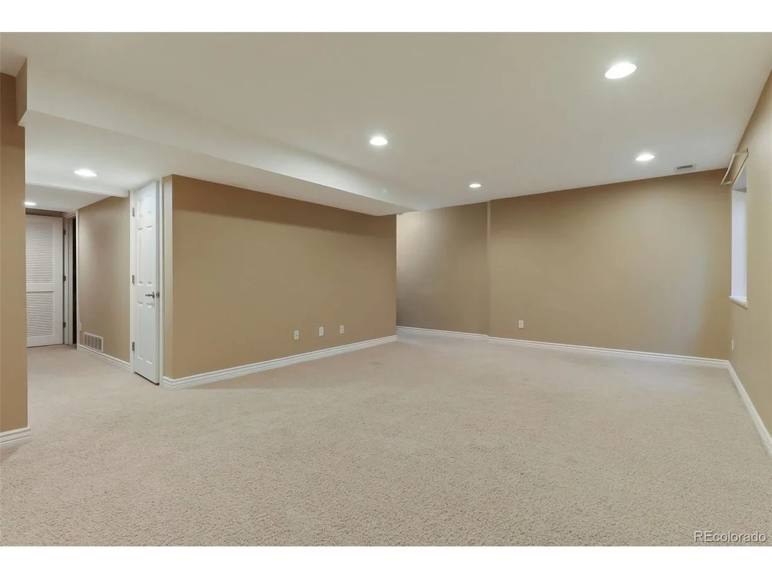 Photo of 125 52nd Ave