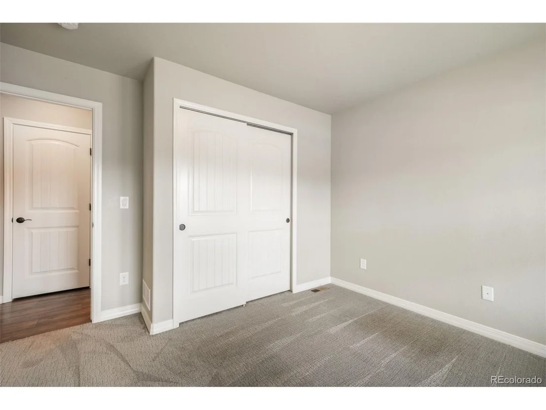Photo of 2583 Lakes Edge Dr