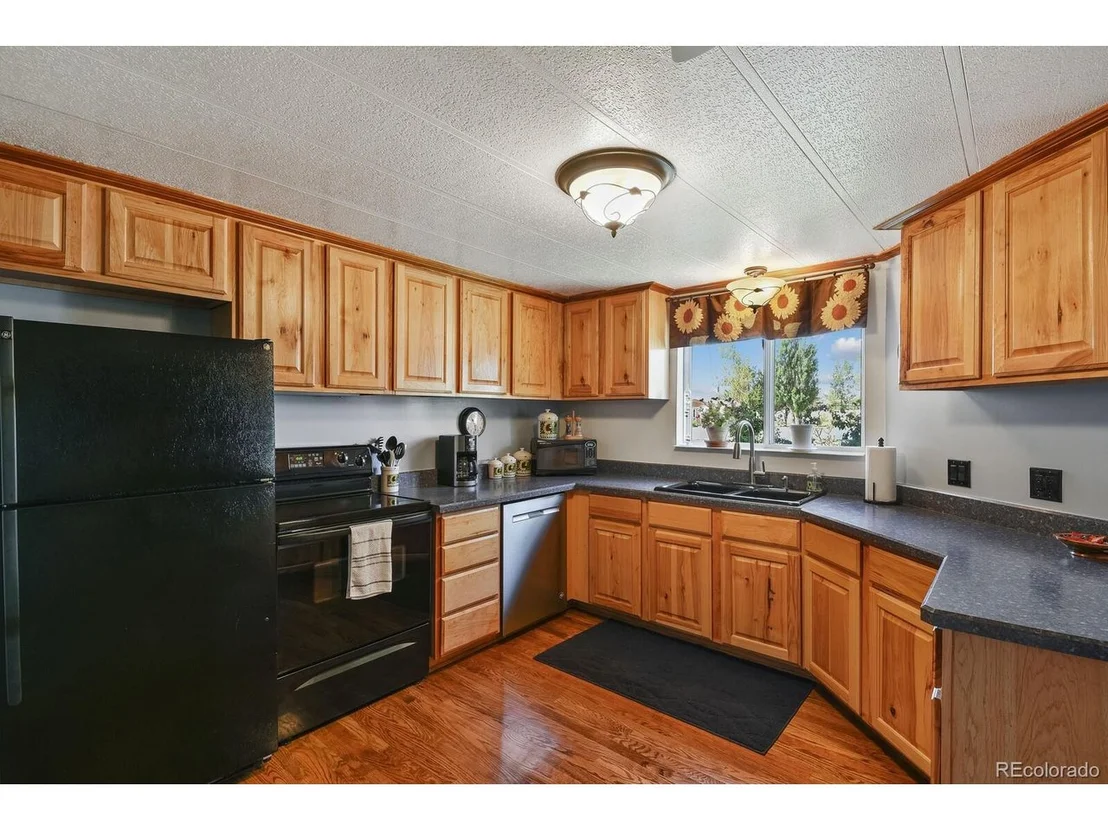 Photo of 332 Lilac Cir