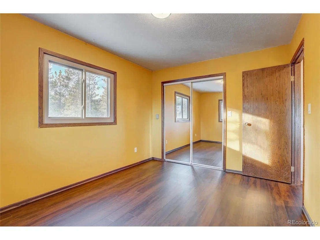 Photo of 155 Pinon Cir