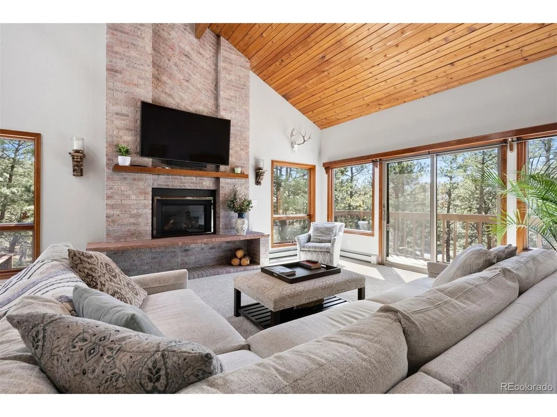 Photo of 2386 Daisy Ln