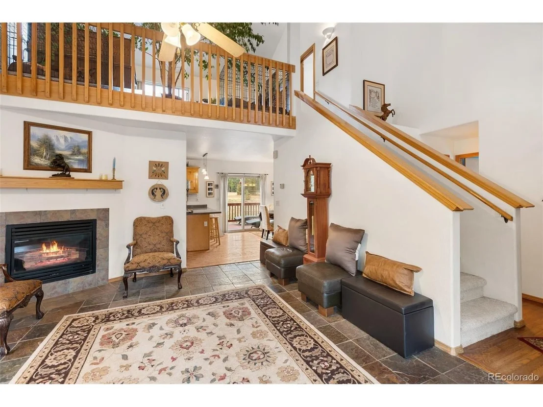Photo of 996 Spring Valley Dr