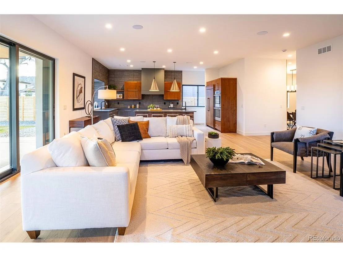 Photo of 2126 Vine Ave