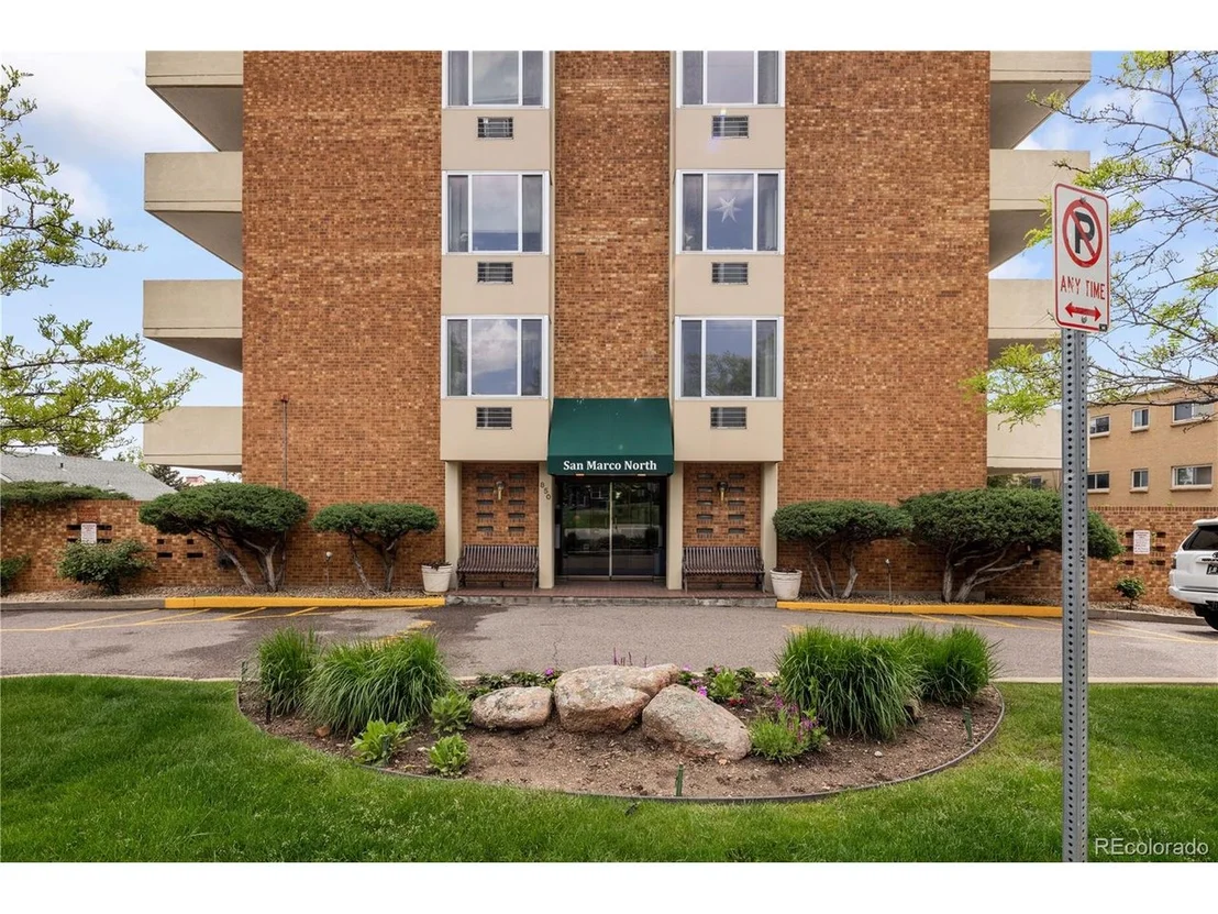Photo of Unit 201 at 850 20th St