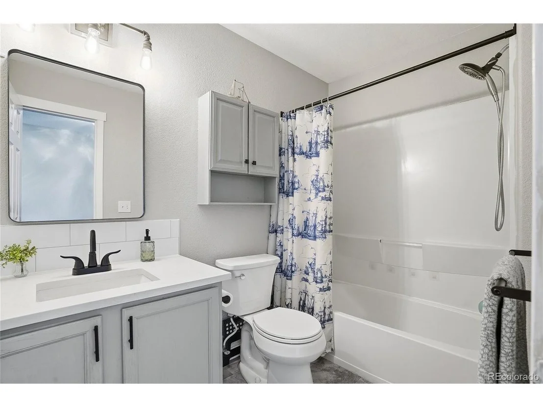 Photo of 10521 Taylor Ave