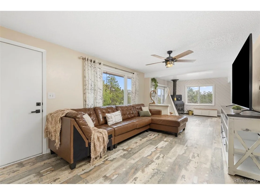 Photo of 33758 Harmon Rd