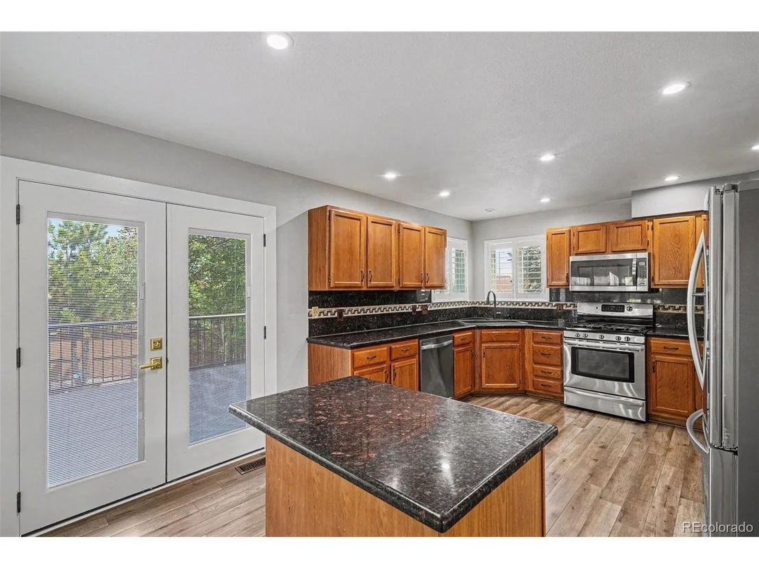 Photo of 995 Garden Dr