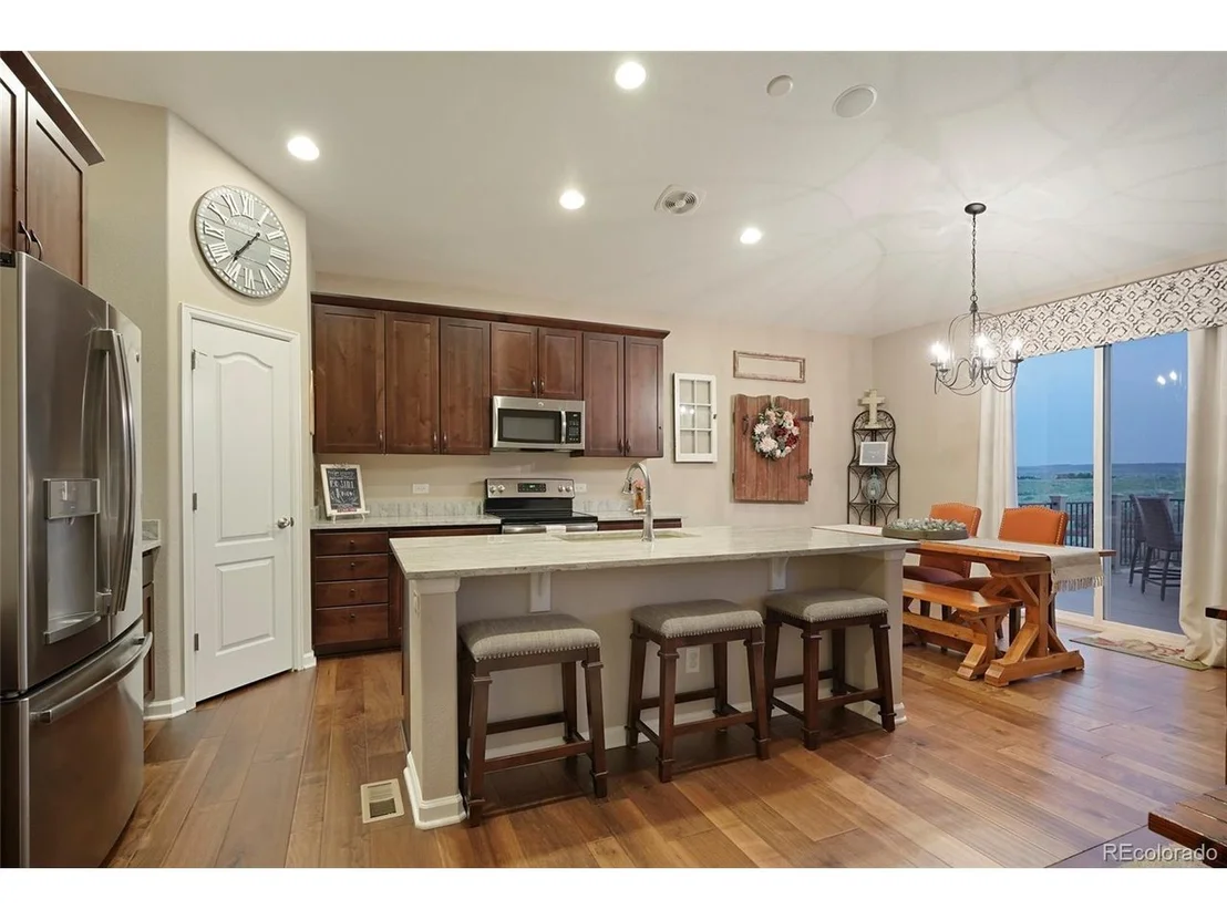 Photo of 7598 Oasis Dr