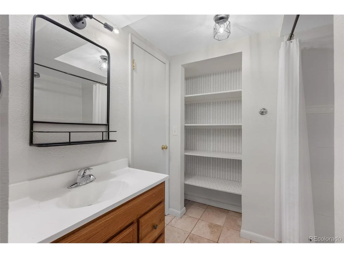 Photo of 5933 W 75th Ave