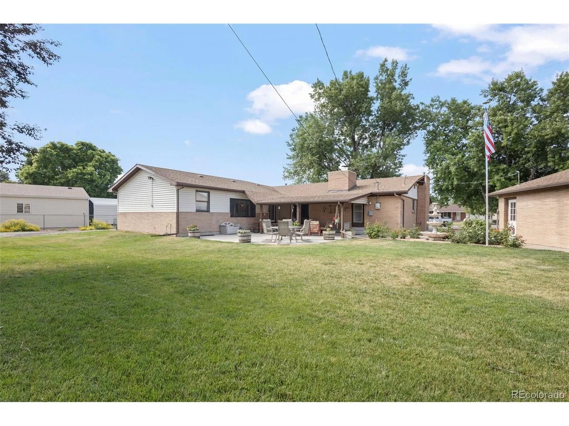 Photo of 1469 Douglas Dr