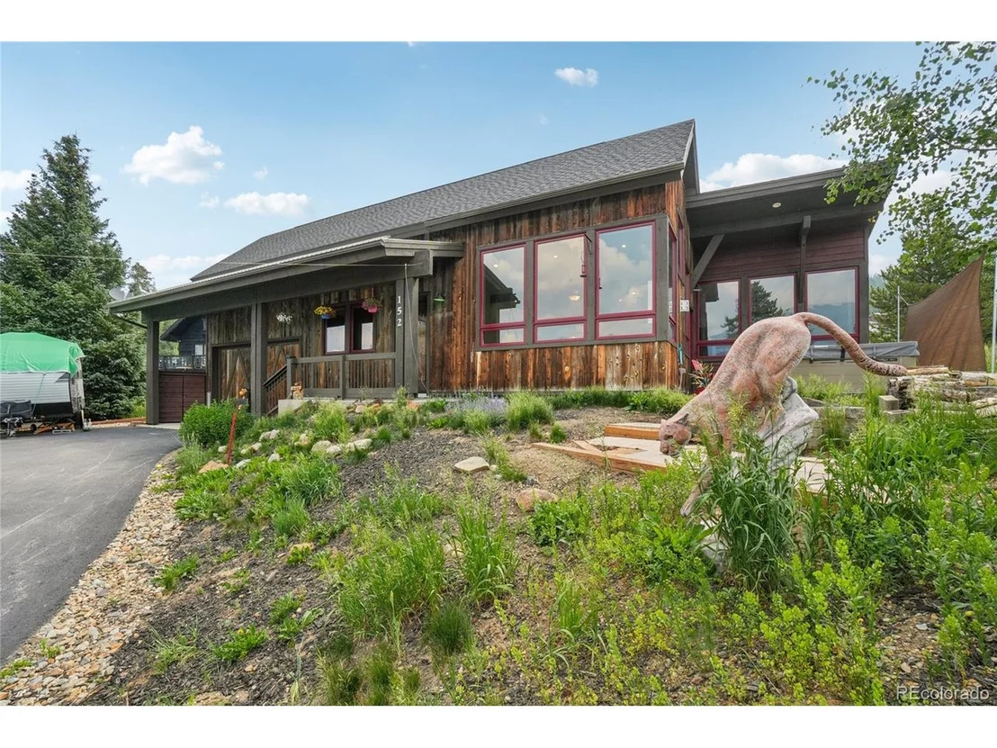 Photo of 152 Fairview Blvd