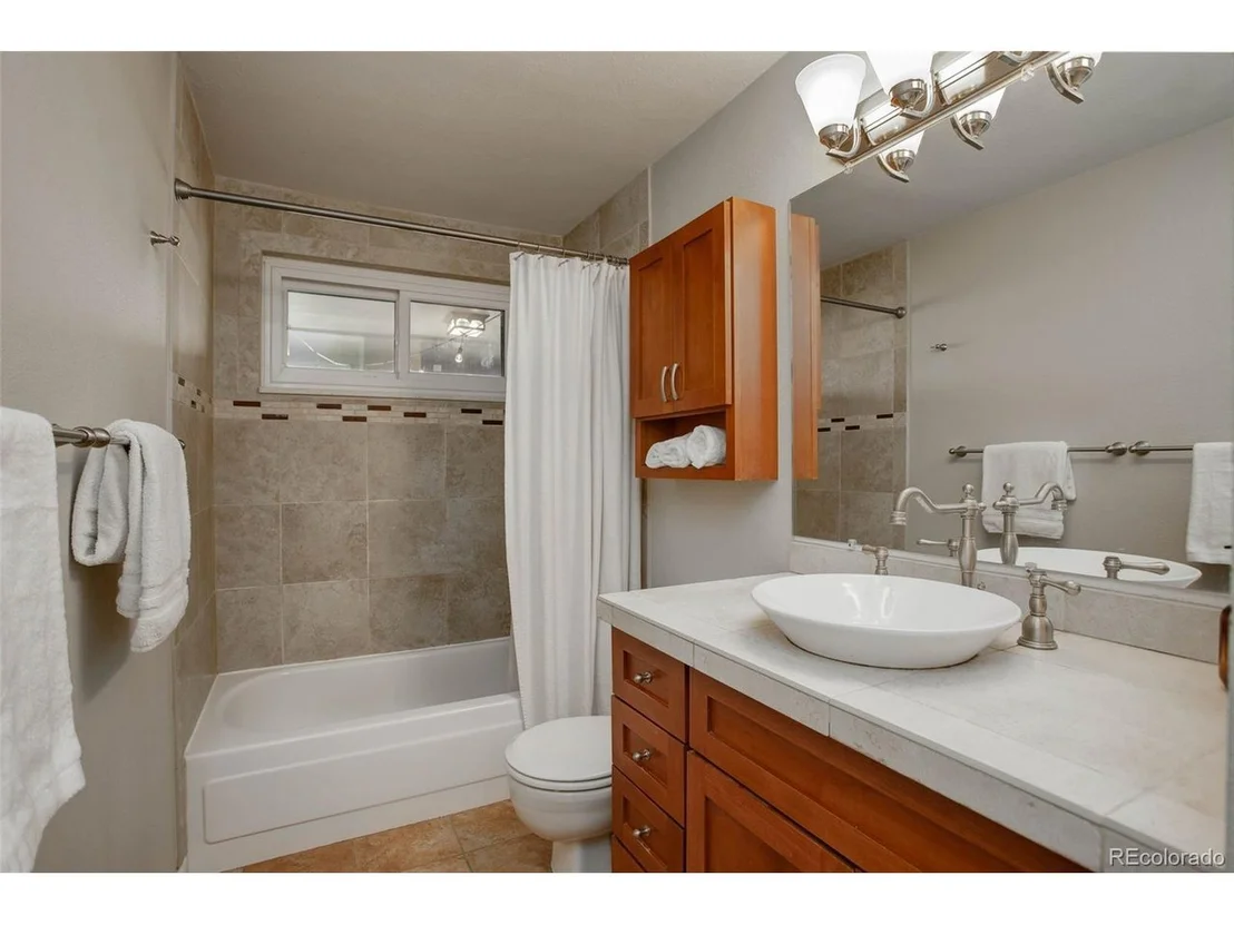 Photo of 222 Helena Cir