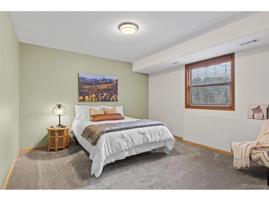 Photo of 745 N Pine Dr